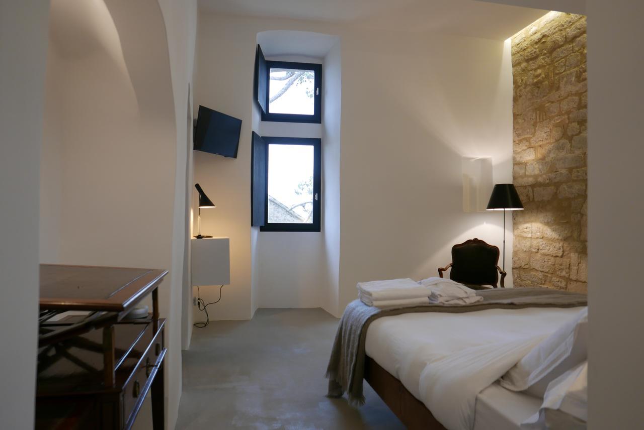 Tour Sarrazine De Montaren Bed & Breakfast Exterior photo